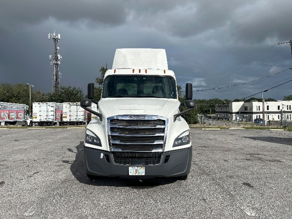 Day Cab Tractor-Heavy Duty Tractors-Freightliner-2020-T12642ST-Tampa-FL-537,840\n\t\tmiles-$ 33,000 - Image 2