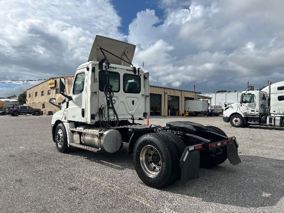 Day Cab Tractor-Heavy Duty Tractors-Freightliner-2020-T12642ST-Tampa-FL-537,840\n\t\tmiles-$ 33,000 - Image 5