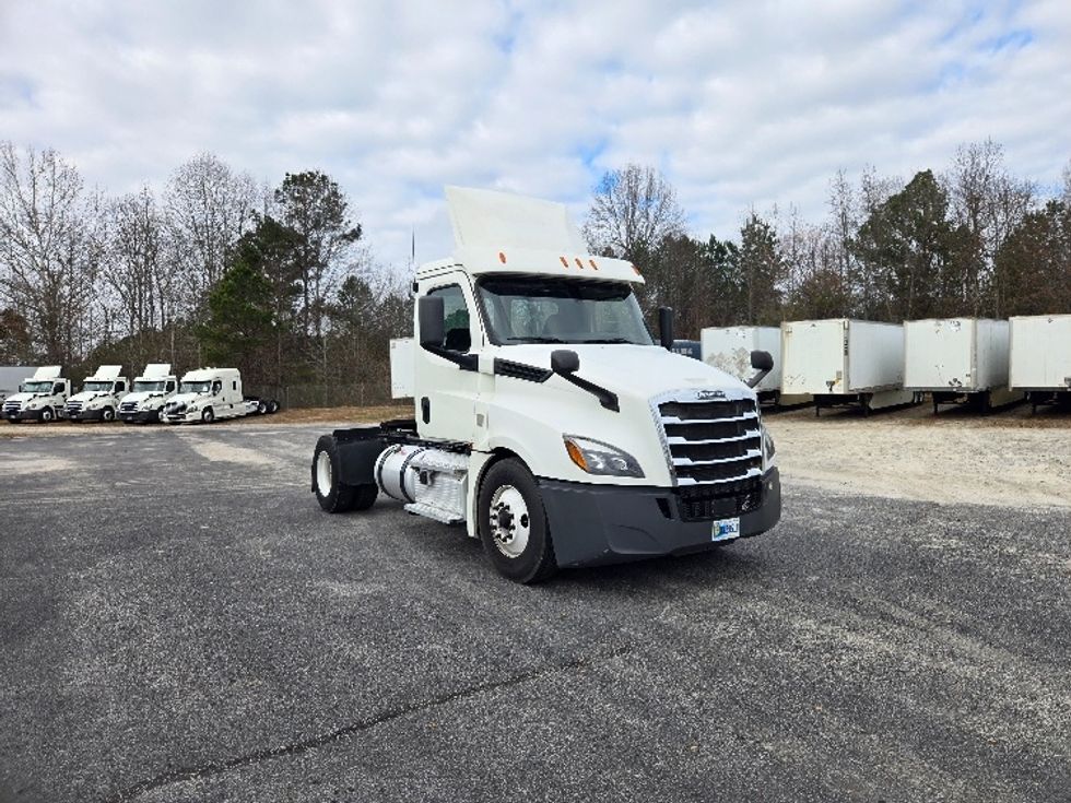 Day Cab Tractor-Heavy Duty Tractors-Freightliner-2020-T12642ST-Villa Rica-GA-399,589\n\t\tmiles-$ 42,250 - Image 1