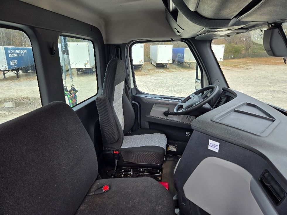 Day Cab Tractor-Heavy Duty Tractors-Freightliner-2020-T12642ST-Villa Rica-GA-399,589\n\t\tmiles-$ 42,250 - Image 13