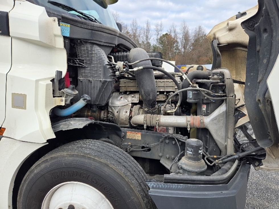 Day Cab Tractor-Heavy Duty Tractors-Freightliner-2020-T12642ST-Villa Rica-GA-399,589\n\t\tmiles-$ 42,250 - Image 14