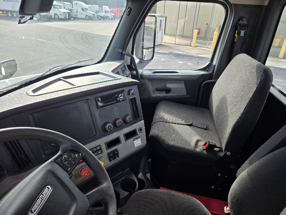 Day Cab Tractor-Heavy Duty Tractors-Freightliner-2020-T12642ST-Villa Rica-GA-495,315\n\t\tmiles-$ 36,500 - Image 11