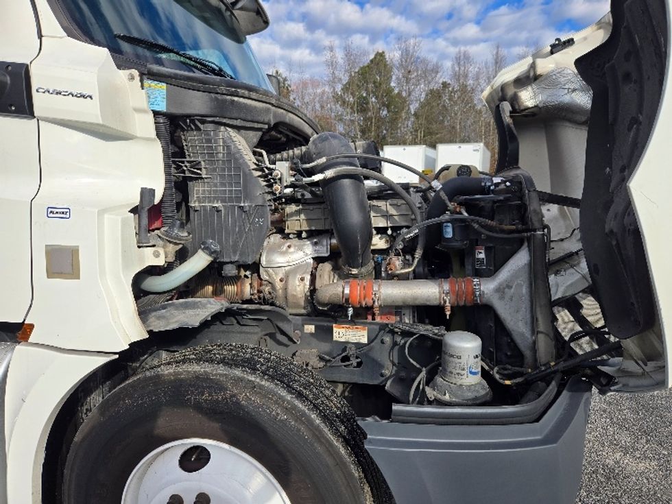 Day Cab Tractor-Heavy Duty Tractors-Freightliner-2020-T12642ST-Villa Rica-GA-495,315\n\t\tmiles-$ 36,500 - Image 15