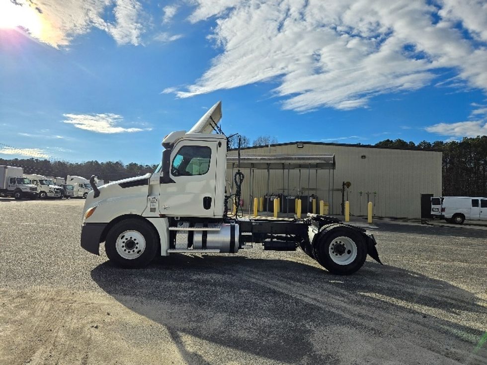 Day Cab Tractor-Heavy Duty Tractors-Freightliner-2020-T12642ST-Villa Rica-GA-495,315\n\t\tmiles-$ 36,500 - Image 4