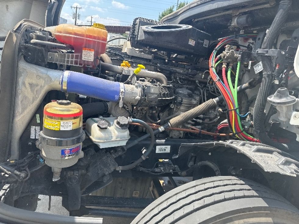 Day Cab Tractor-Heavy Duty Tractors-Freightliner-2020-T12642ST-Weatherford-TX-378,531\n\t\tmiles-$ 43,500 - Image 16