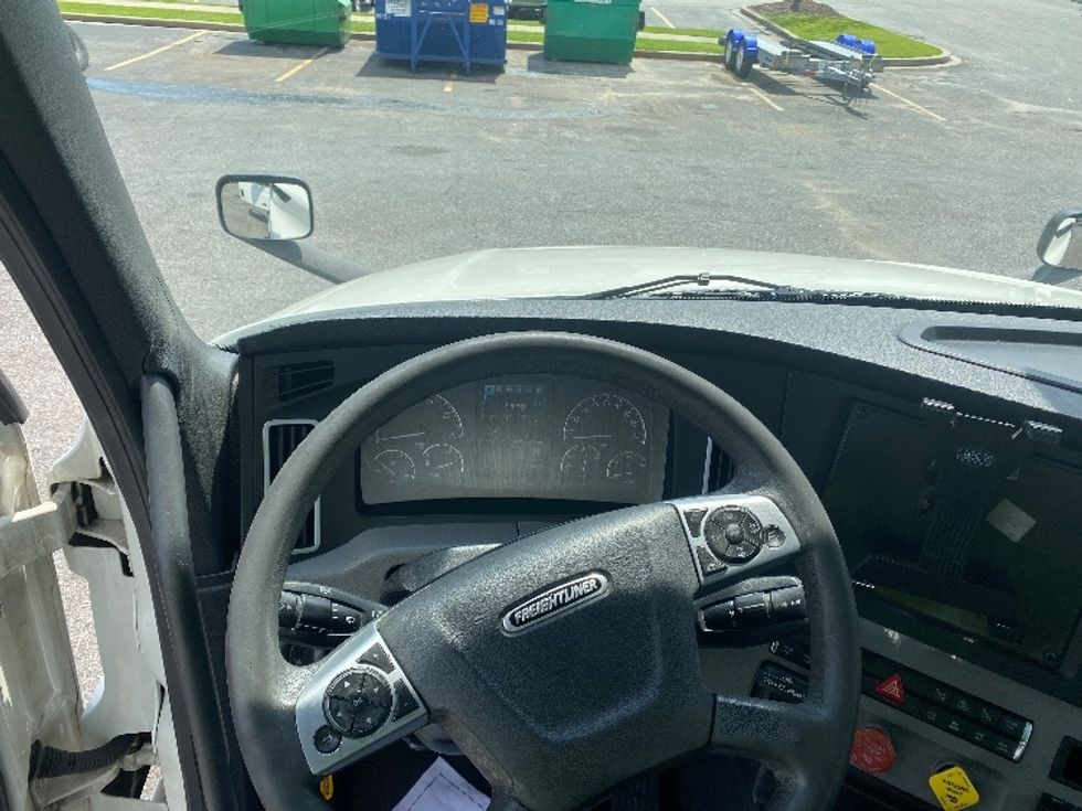 Day Cab Tractor-Heavy Duty Tractors-Freightliner-2020-T12642ST-West Columbia-SC-482,395\n\t\tmiles-$ 41,750 - Image 11