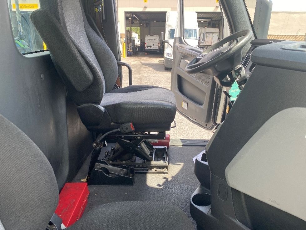 Day Cab Tractor-Heavy Duty Tractors-Freightliner-2020-T12642ST-West Columbia-SC-482,395\n\t\tmiles-$ 41,750 - Image 14