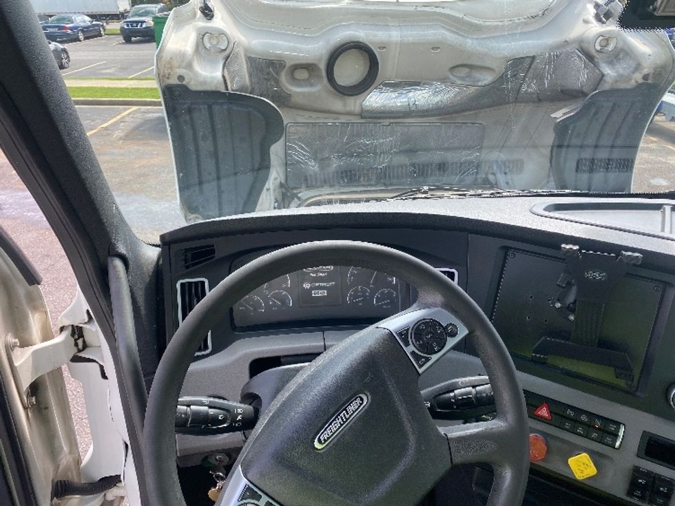 Day Cab Tractor-Heavy Duty Tractors-Freightliner-2020-T12642ST-West Columbia-SC-569,528\n\t\tmiles-$ 33,500 - Image 11