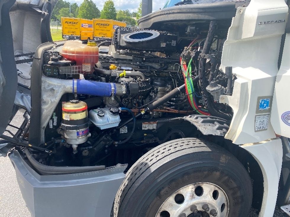 Day Cab Tractor-Heavy Duty Tractors-Freightliner-2020-T12642ST-West Columbia-SC-569,528\n\t\tmiles-$ 33,500 - Image 16