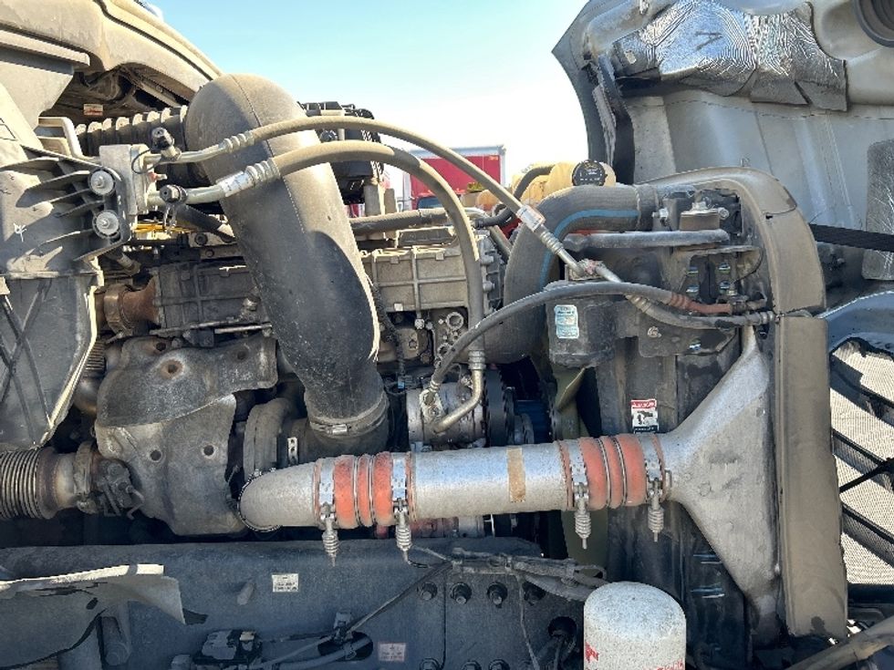 Day Cab Tractor-Heavy Duty Tractors-Freightliner-2020-T12642ST-West Sacramento-CA-370,932\n\t\tmiles-$ 44,000 - Image 15