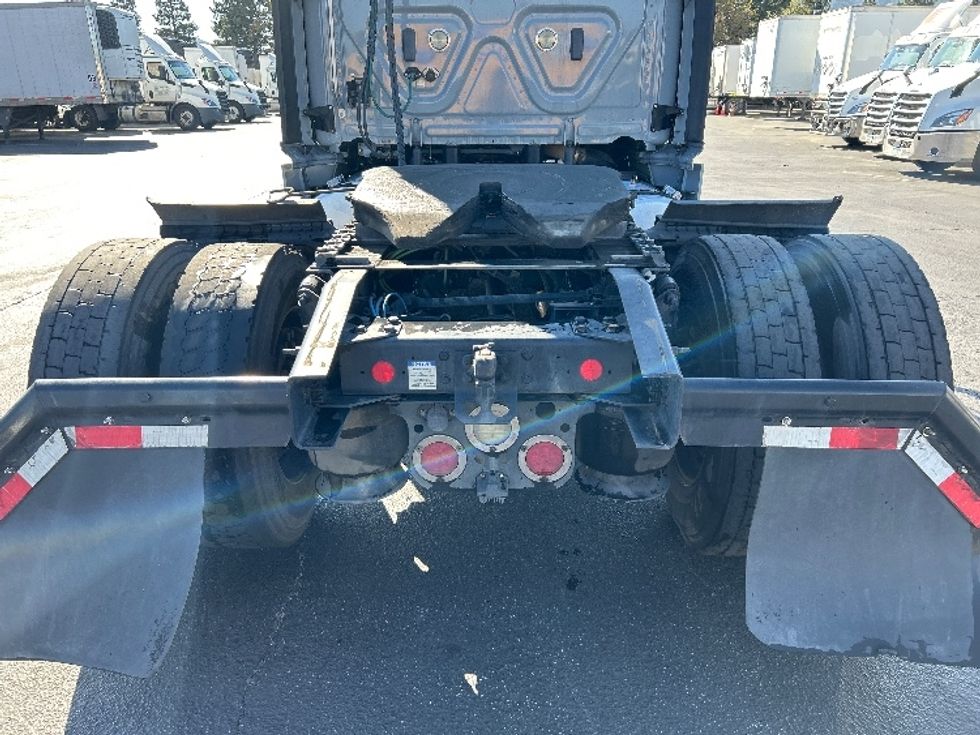 Day Cab Tractor-Heavy Duty Tractors-Freightliner-2020-T12642ST-West Sacramento-CA-370,932\n\t\tmiles-$ 44,000 - Image 6