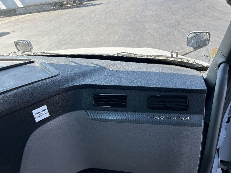 Day Cab Tractor-Heavy Duty Tractors-Freightliner-2020-T12642ST-West Sacramento-CA-387,684\n\t\tmiles-$ 43,000 - Image 13