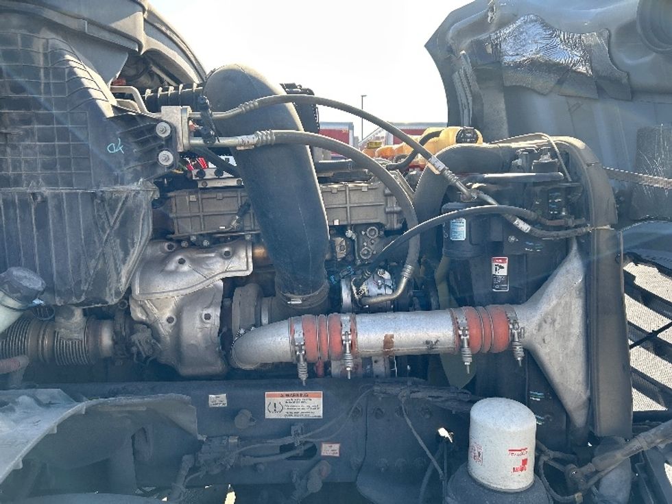 Day Cab Tractor-Heavy Duty Tractors-Freightliner-2020-T12642ST-West Sacramento-CA-387,684\n\t\tmiles-$ 43,000 - Image 15