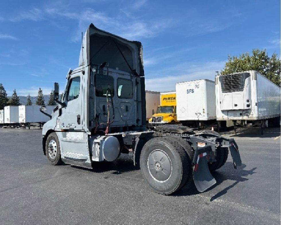 Day Cab Tractor-Heavy Duty Tractors-Freightliner-2020-T12642ST-West Sacramento-CA-387,684\n\t\tmiles-$ 43,000 - Image 5