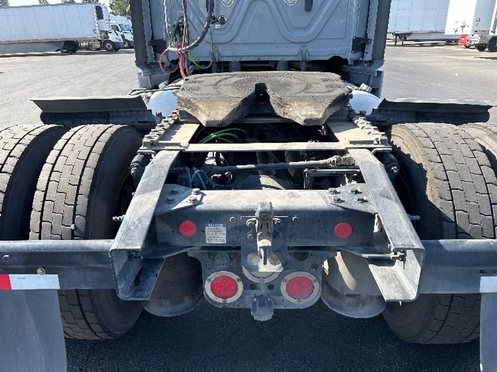 Day Cab Tractor-Heavy Duty Tractors-Freightliner-2020-T12642ST-West Sacramento-CA-387,684\n\t\tmiles-$ 43,000 - Image 6