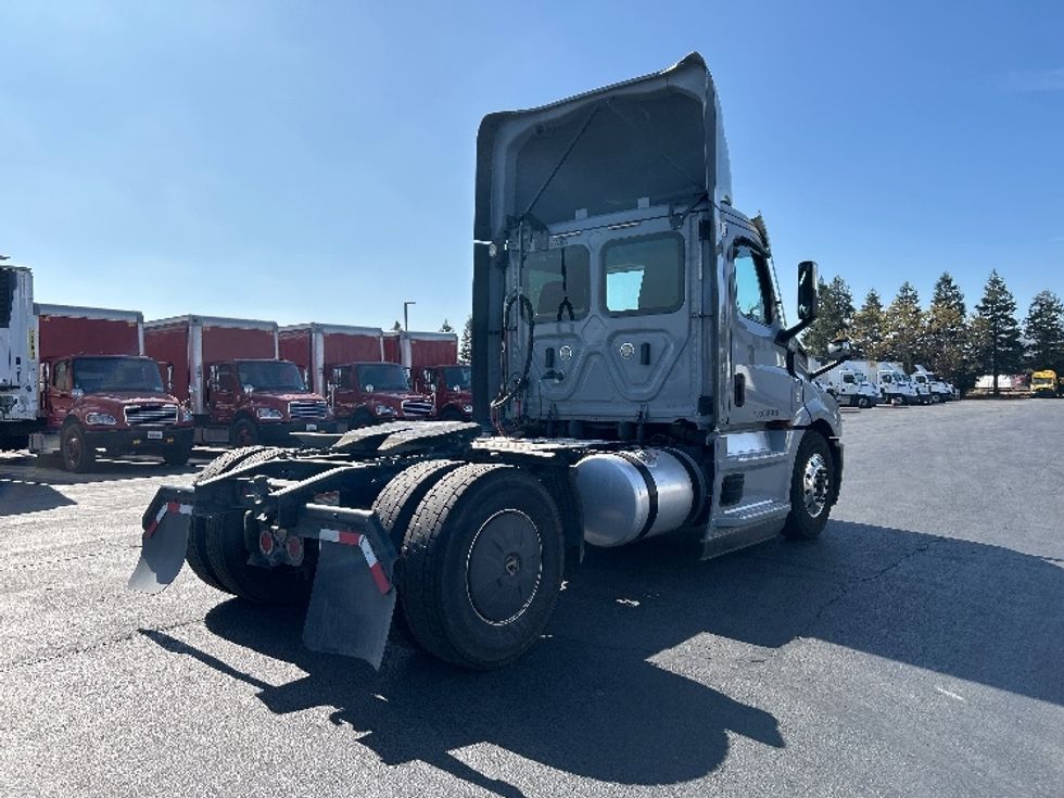 Day Cab Tractor-Heavy Duty Tractors-Freightliner-2020-T12642ST-West Sacramento-CA-387,684\n\t\tmiles-$ 43,000 - Image 7