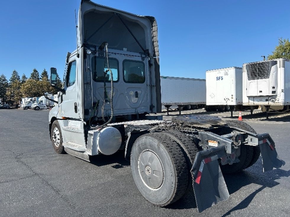 Day Cab Tractor-Heavy Duty Tractors-Freightliner-2020-T12642ST-West Sacramento-CA-389,017\n\t\tmiles-$ 43,000 - Image 17