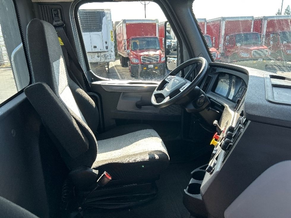 Day Cab Tractor-Heavy Duty Tractors-Freightliner-2020-T12642ST-West Sacramento-CA-398,332\n\t\tmiles-$ 42,500 - Image 14