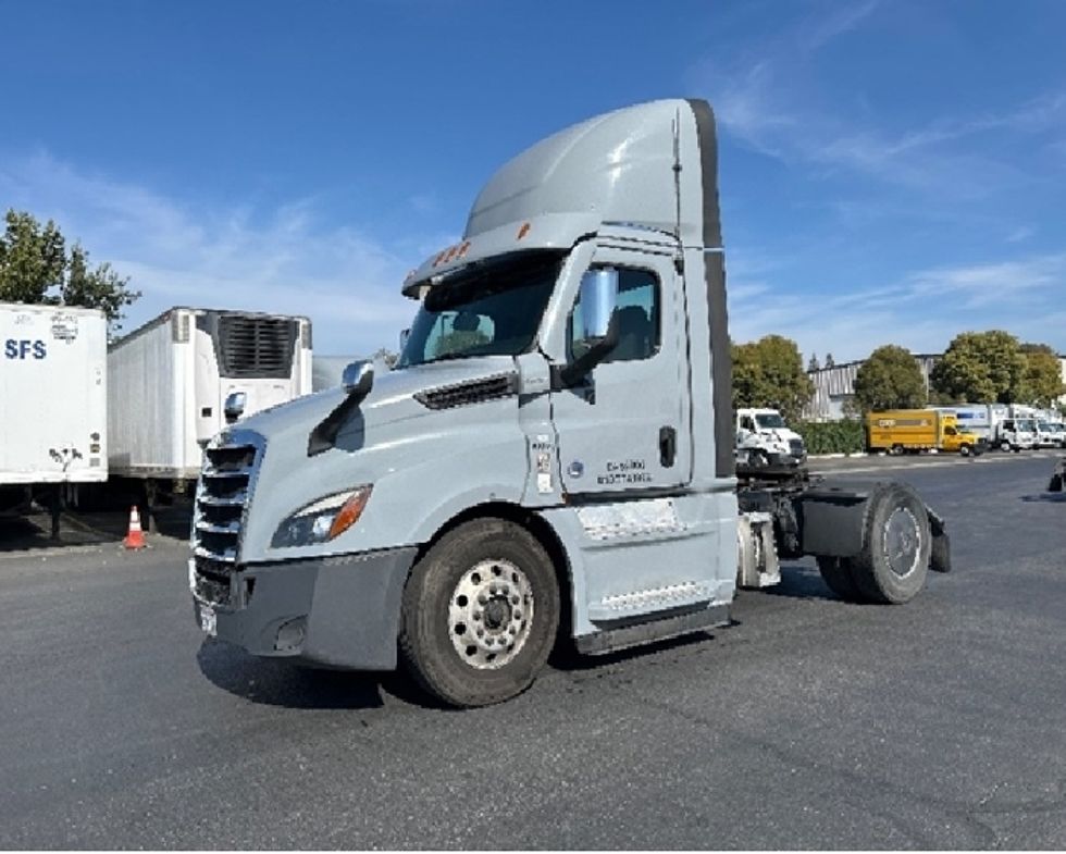Day Cab Tractor-Heavy Duty Tractors-Freightliner-2020-T12642ST-West Sacramento-CA-398,332\n\t\tmiles-$ 42,500 - Image 3
