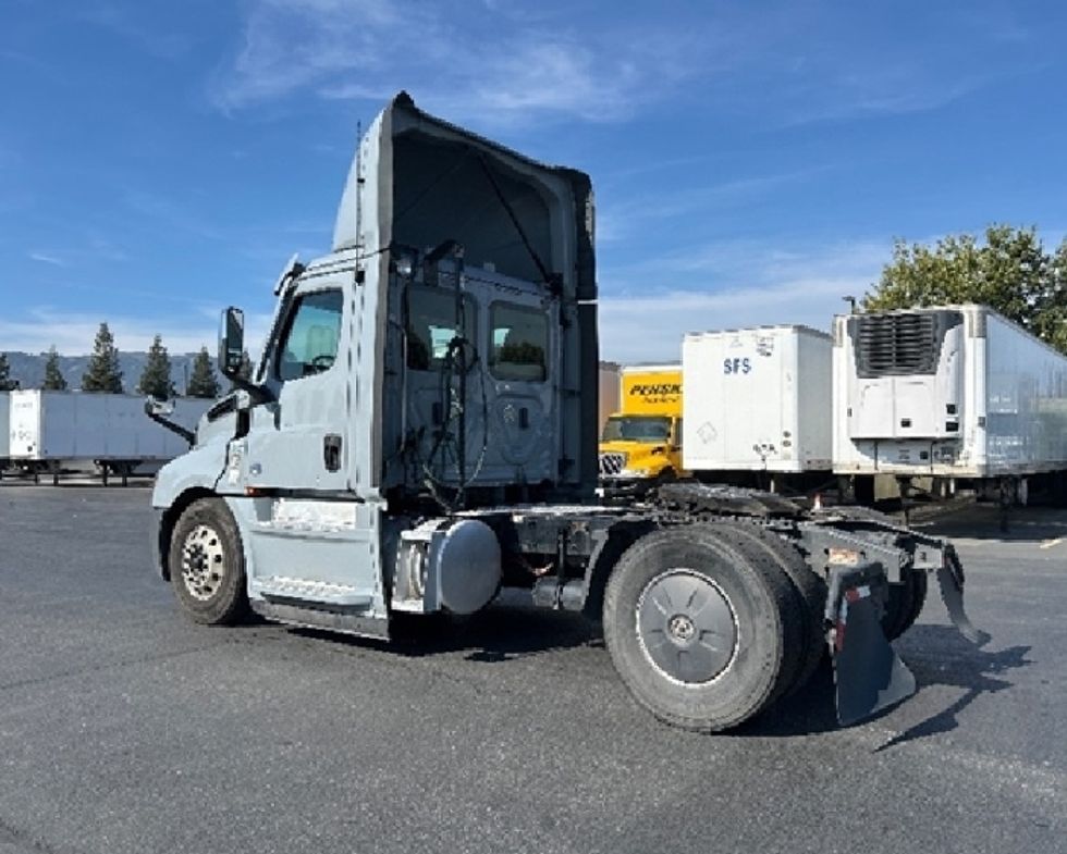 Day Cab Tractor-Heavy Duty Tractors-Freightliner-2020-T12642ST-West Sacramento-CA-398,332\n\t\tmiles-$ 42,500 - Image 5
