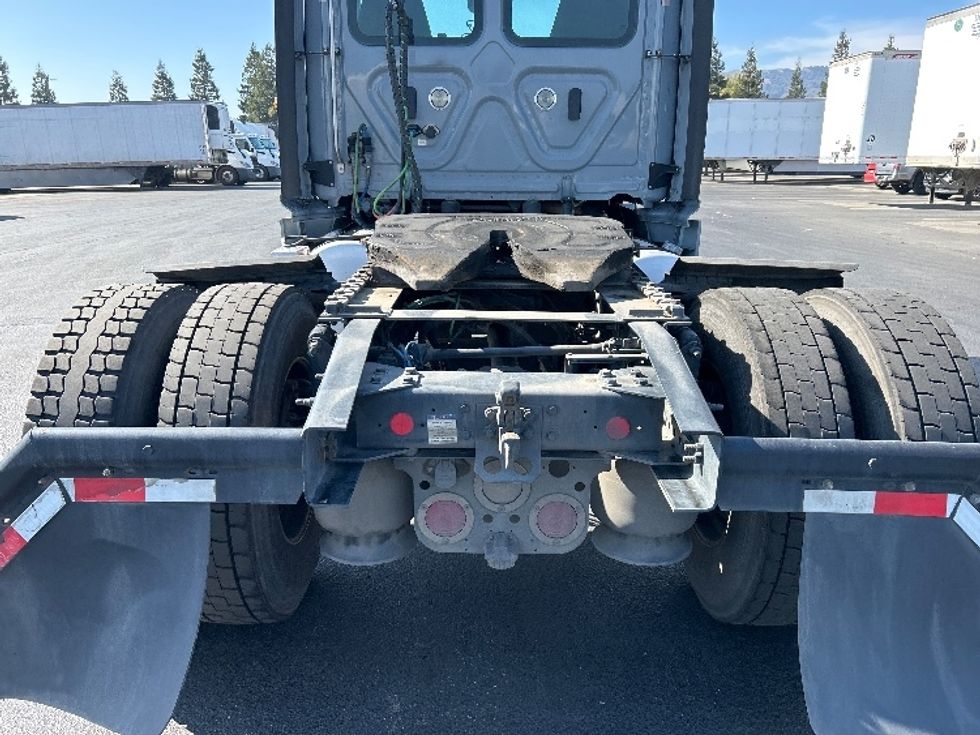 Day Cab Tractor-Heavy Duty Tractors-Freightliner-2020-T12642ST-West Sacramento-CA-398,941\n\t\tmiles-$ 42,500 - Image 6
