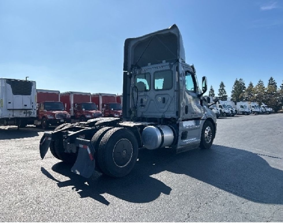 Day Cab Tractor-Heavy Duty Tractors-Freightliner-2020-T12642ST-West Sacramento-CA-398,941\n\t\tmiles-$ 42,500 - Image 7