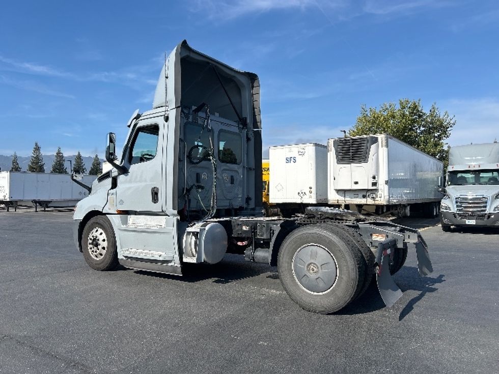 Day Cab Tractor-Heavy Duty Tractors-Freightliner-2020-T12642ST-West Sacramento-CA-400,295\n\t\tmiles-$ 42,500 - Image 5