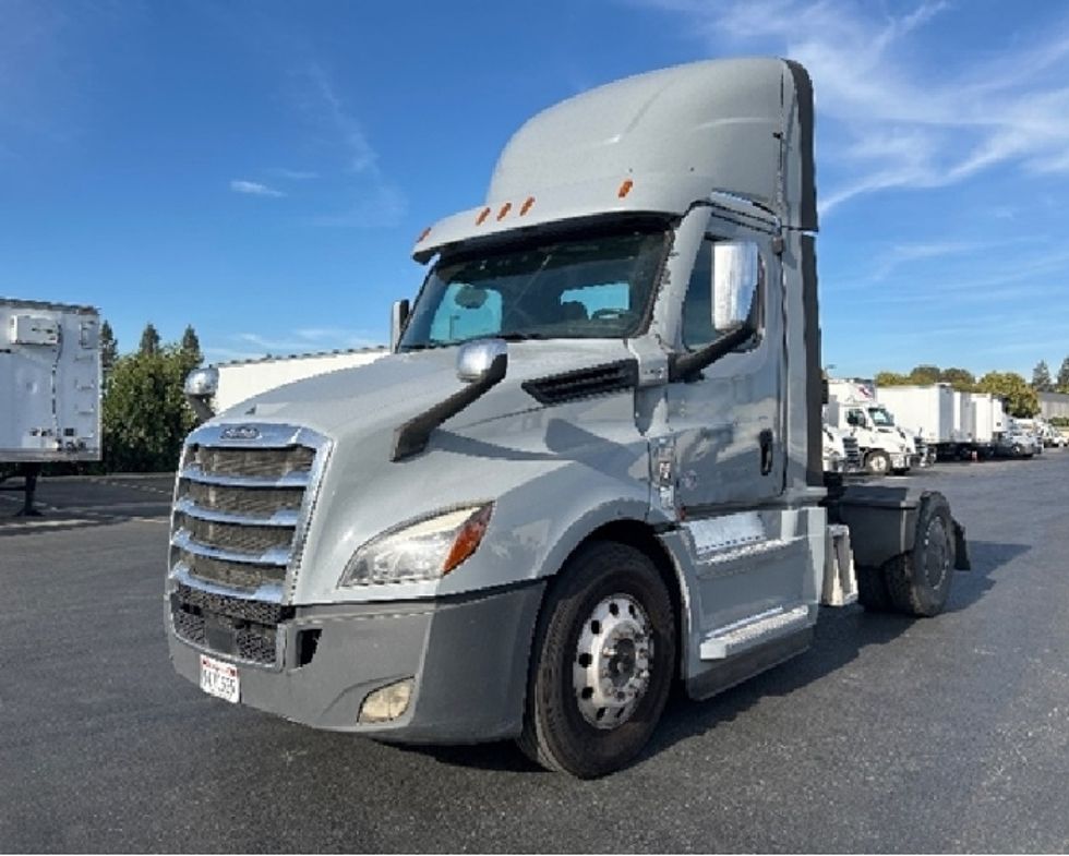 Day Cab Tractor-Heavy Duty Tractors-Freightliner-2020-T12642ST-West Sacramento-CA-400,487\n\t\tmiles-$ 42,500 - Image 3