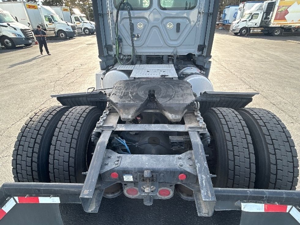 Day Cab Tractor-Heavy Duty Tractors-Freightliner-2020-T12642ST-West Sacramento-CA-400,487\n\t\tmiles-$ 42,500 - Image 6