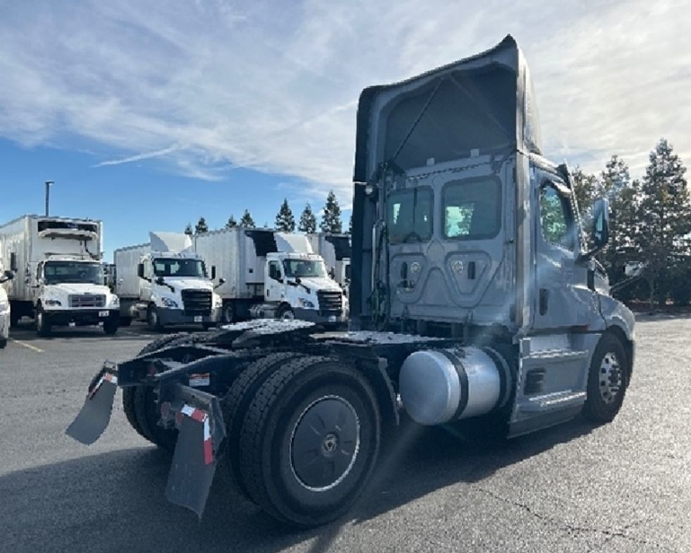 Day Cab Tractor-Heavy Duty Tractors-Freightliner-2020-T12642ST-West Sacramento-CA-400,487\n\t\tmiles-$ 42,500 - Image 7