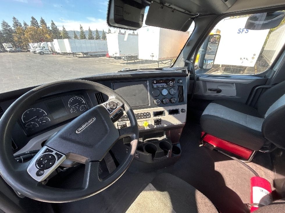 Day Cab Tractor-Heavy Duty Tractors-Freightliner-2020-T12642ST-West Sacramento-CA-412,410\n\t\tmiles-$ 41,750 - Image 10