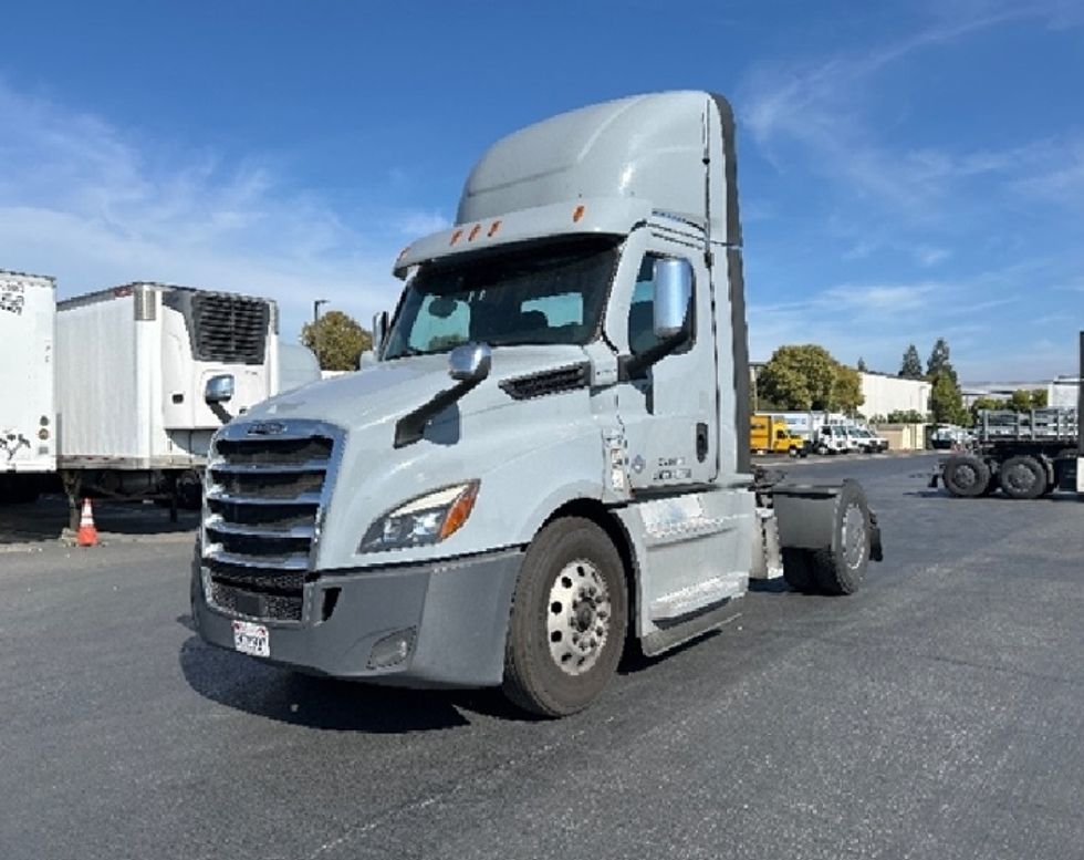 Day Cab Tractor-Heavy Duty Tractors-Freightliner-2020-T12642ST-West Sacramento-CA-412,410\n\t\tmiles-$ 41,750 - Image 3