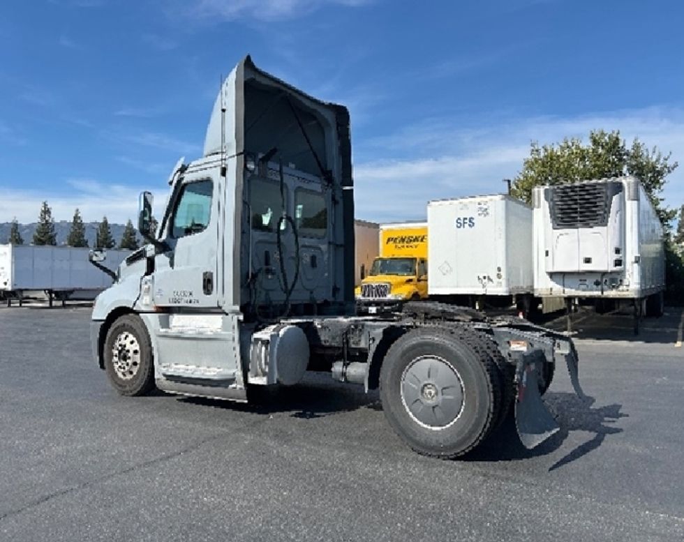 Day Cab Tractor-Heavy Duty Tractors-Freightliner-2020-T12642ST-West Sacramento-CA-412,410\n\t\tmiles-$ 41,750 - Image 5