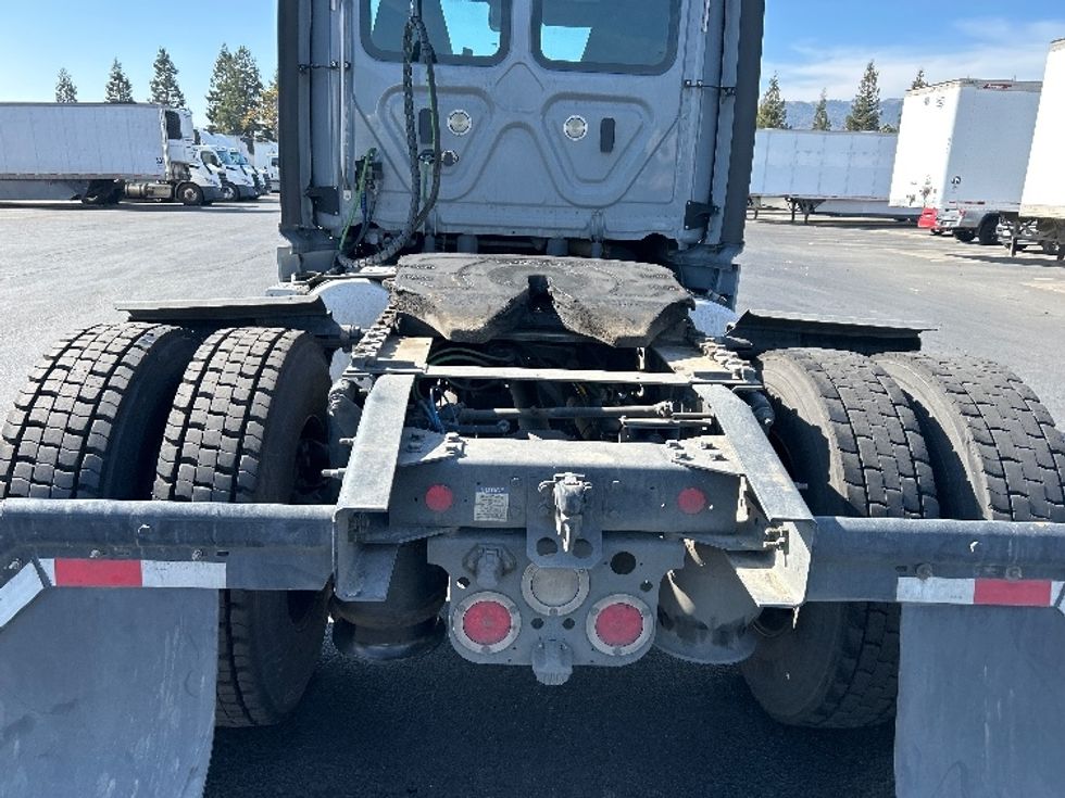 Day Cab Tractor-Heavy Duty Tractors-Freightliner-2020-T12642ST-West Sacramento-CA-412,410\n\t\tmiles-$ 41,750 - Image 6