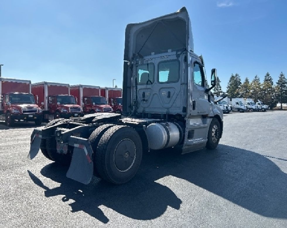 Day Cab Tractor-Heavy Duty Tractors-Freightliner-2020-T12642ST-West Sacramento-CA-412,410\n\t\tmiles-$ 41,750 - Image 7