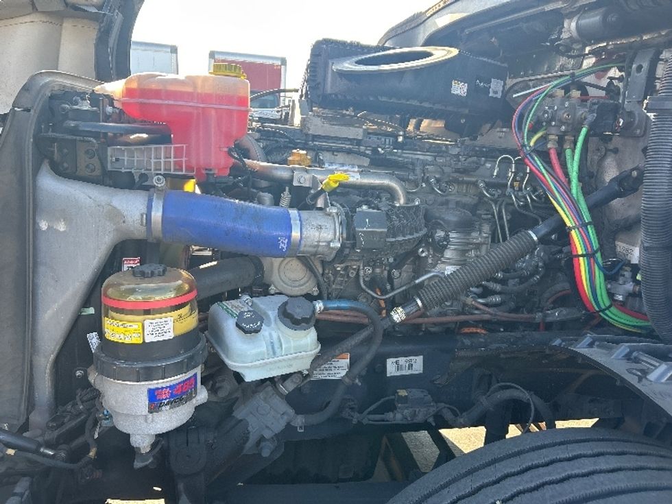 Day Cab Tractor-Heavy Duty Tractors-Freightliner-2020-T12642ST-West Sacramento-CA-557,350\n\t\tmiles-$ 30,500 - Image 16