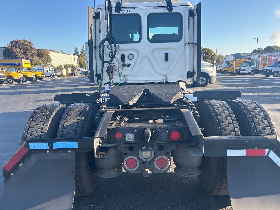 Day Cab Tractor-Heavy Duty Tractors-Freightliner-2020-T12642ST-West Sacramento-CA-557,350\n\t\tmiles-$ 30,500 - Image 6