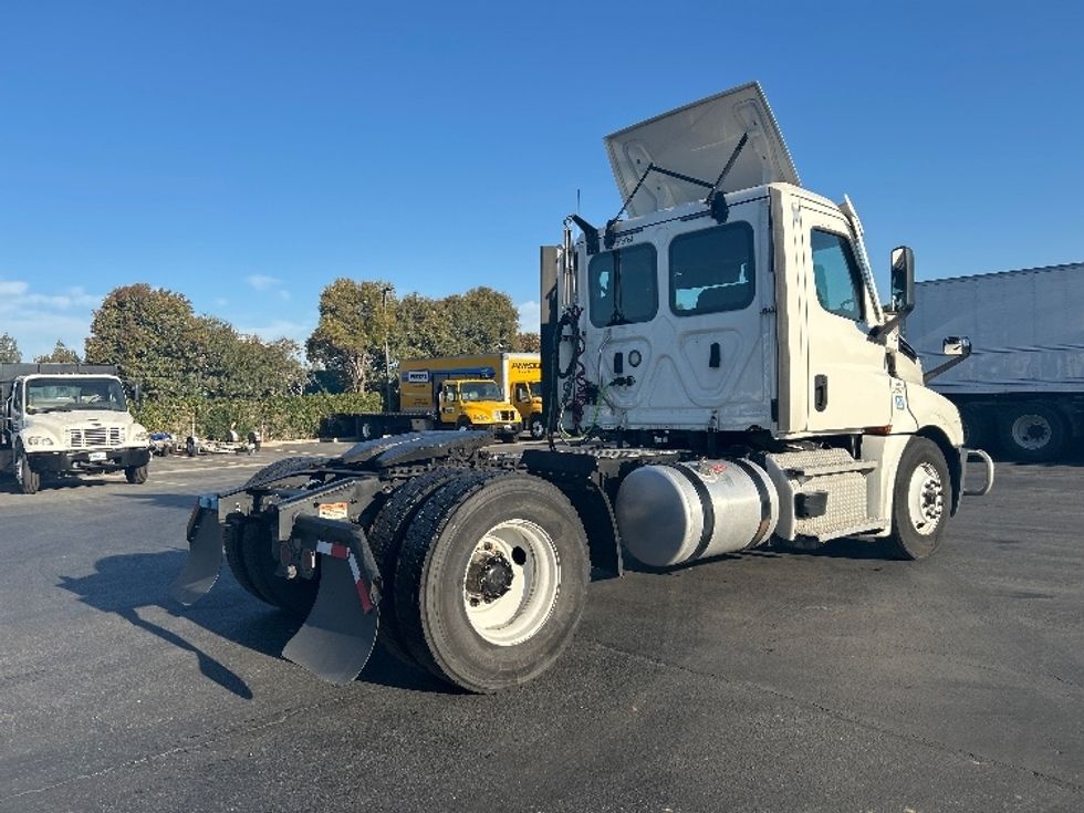 Day Cab Tractor-Heavy Duty Tractors-Freightliner-2020-T12642ST-West Sacramento-CA-557,350\n\t\tmiles-$ 30,500 - Image 7