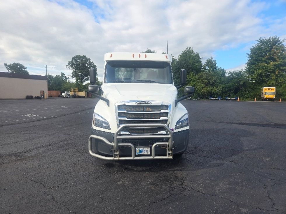 Day Cab Tractor-Heavy Duty Tractors-Freightliner-2020-T12642ST-White Deer-PA-512,823\n\t\tmiles-$ 35,000 - Image 2