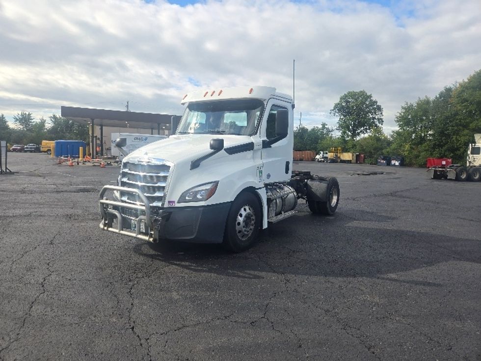 Day Cab Tractor-Heavy Duty Tractors-Freightliner-2020-T12642ST-White Deer-PA-512,823\n\t\tmiles-$ 35,000 - Image 3