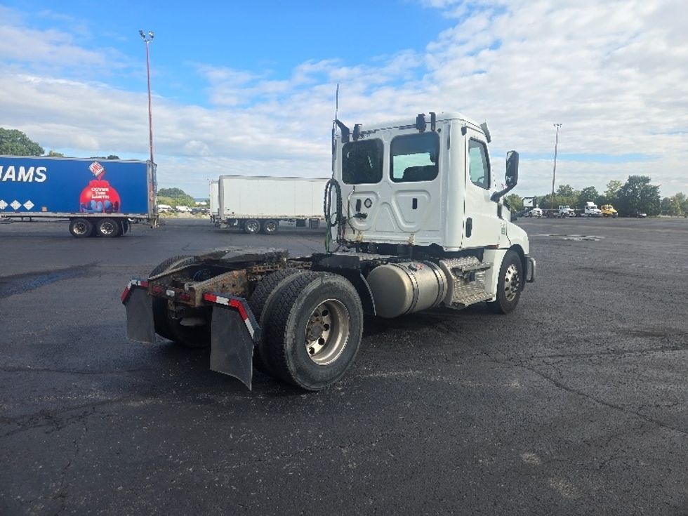 Day Cab Tractor-Heavy Duty Tractors-Freightliner-2020-T12642ST-White Deer-PA-512,823\n\t\tmiles-$ 35,000 - Image 7