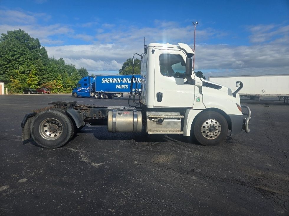 Day Cab Tractor-Heavy Duty Tractors-Freightliner-2020-T12642ST-White Deer-PA-512,823\n\t\tmiles-$ 35,000 - Image 8