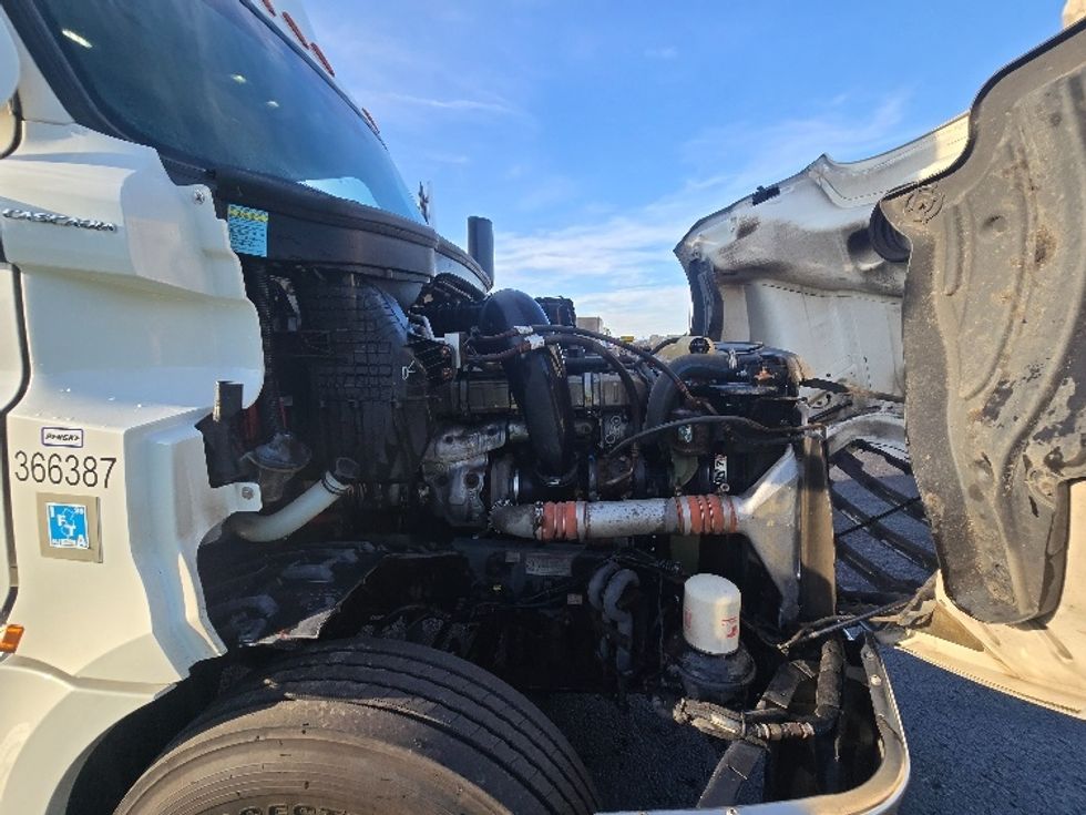 Day Cab Tractor-Heavy Duty Tractors-Freightliner-2020-T12642ST-White Deer-PA-571,165\n\t\tmiles-$ 26,500 - Image 15