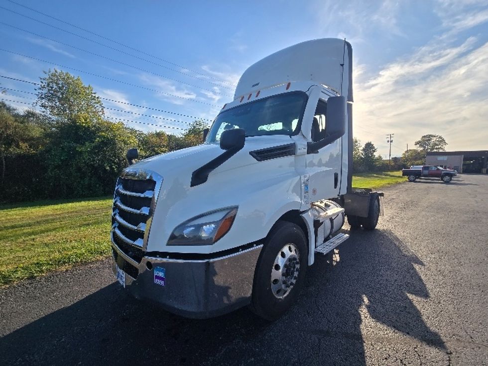 Day Cab Tractor-Heavy Duty Tractors-Freightliner-2020-T12642ST-White Deer-PA-571,165\n\t\tmiles-$ 26,500 - Image 3