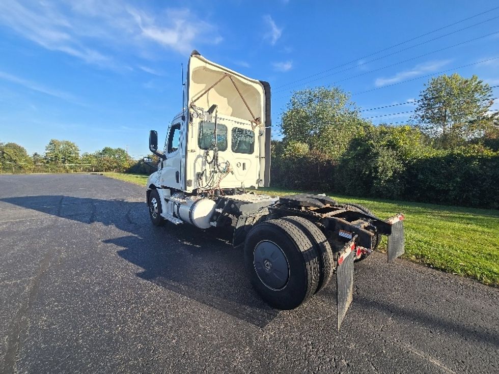 Day Cab Tractor-Heavy Duty Tractors-Freightliner-2020-T12642ST-White Deer-PA-571,165\n\t\tmiles-$ 26,500 - Image 5