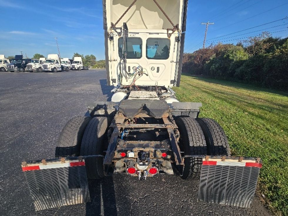 Day Cab Tractor-Heavy Duty Tractors-Freightliner-2020-T12642ST-White Deer-PA-571,165\n\t\tmiles-$ 26,500 - Image 6