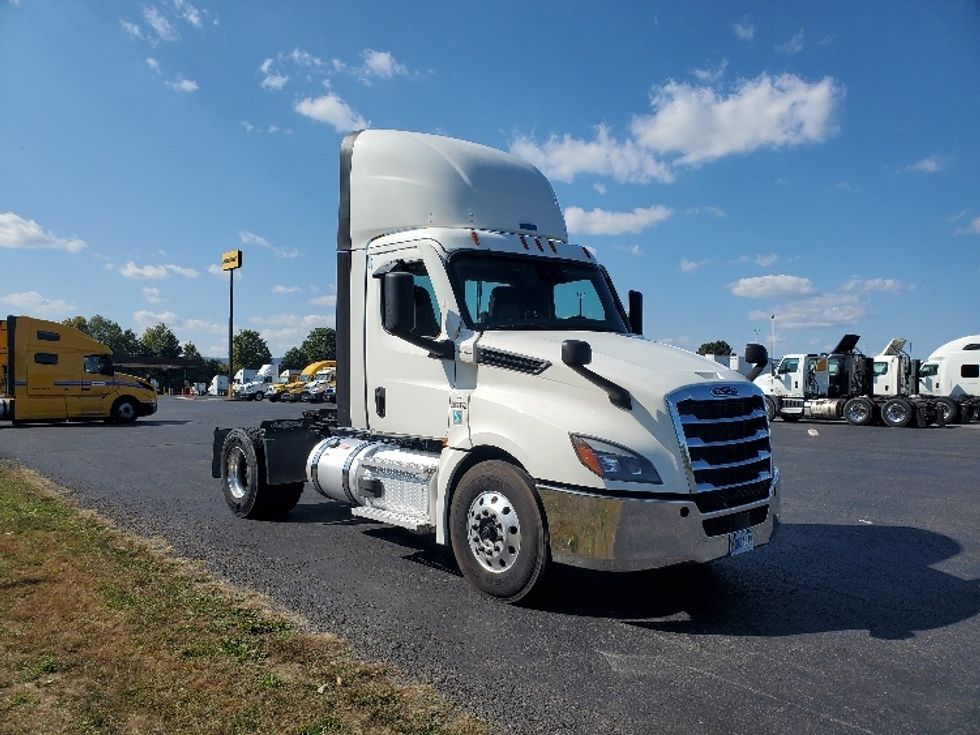 2020 Freightliner Cascadia 126" Day cab photo 17