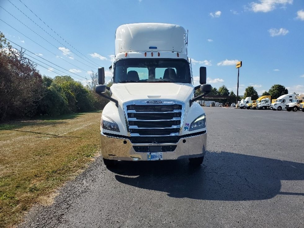 Day Cab Tractor-Heavy Duty Tractors-Freightliner-2020-T12642ST-White Deer-PA-591,855\n\t\tmiles-$ 25,500 - Image 2