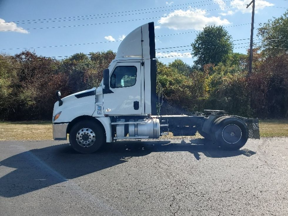 Day Cab Tractor-Heavy Duty Tractors-Freightliner-2020-T12642ST-White Deer-PA-591,855\n\t\tmiles-$ 25,500 - Image 4