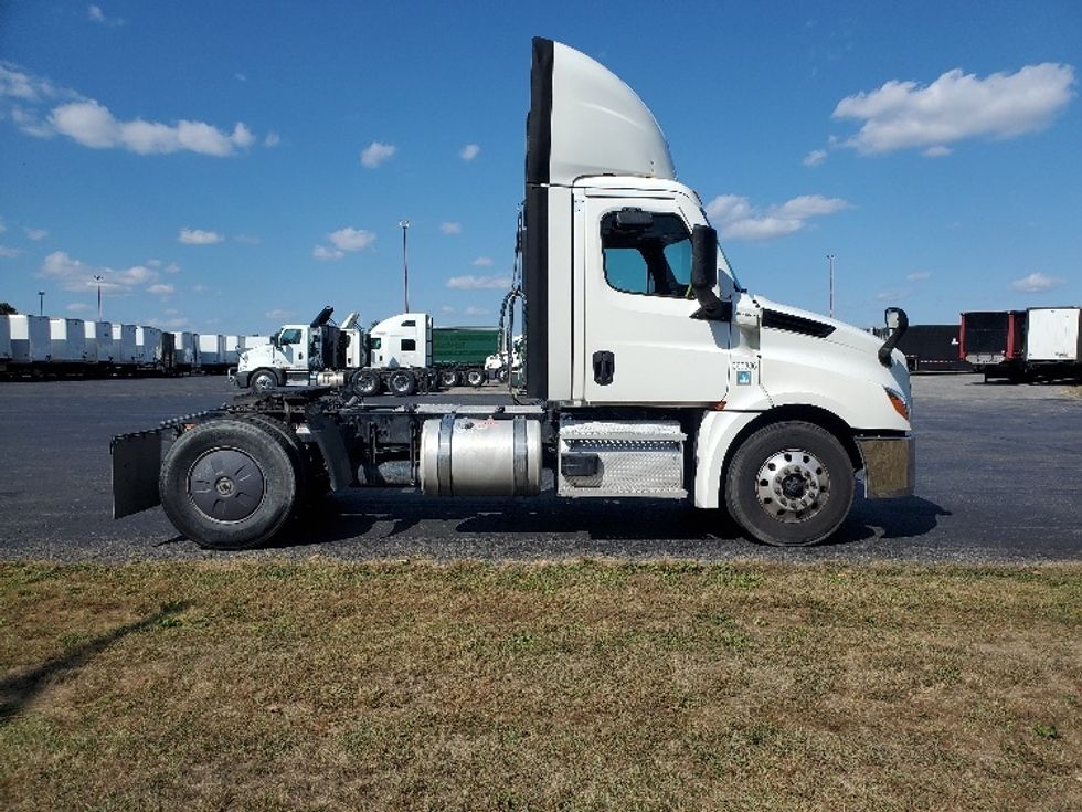 Day Cab Tractor-Heavy Duty Tractors-Freightliner-2020-T12642ST-White Deer-PA-591,855\n\t\tmiles-$ 25,500 - Image 8